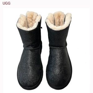Size 8 Metallic Black Sparkly Uggs Bailey Bow mini Used